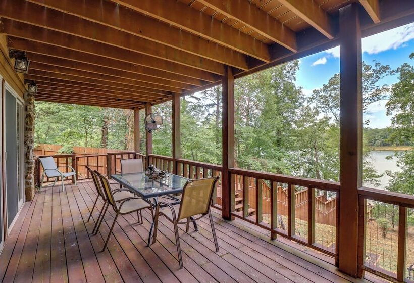 Peaceful Greers Ferry Cabin W/ Deck & Lake View!