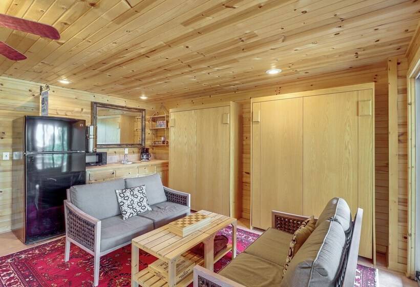 Peaceful Greers Ferry Cabin W/ Deck & Lake View!