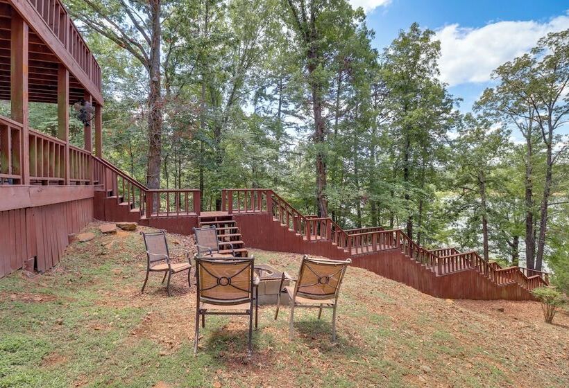Peaceful Greers Ferry Cabin W/ Deck & Lake View!
