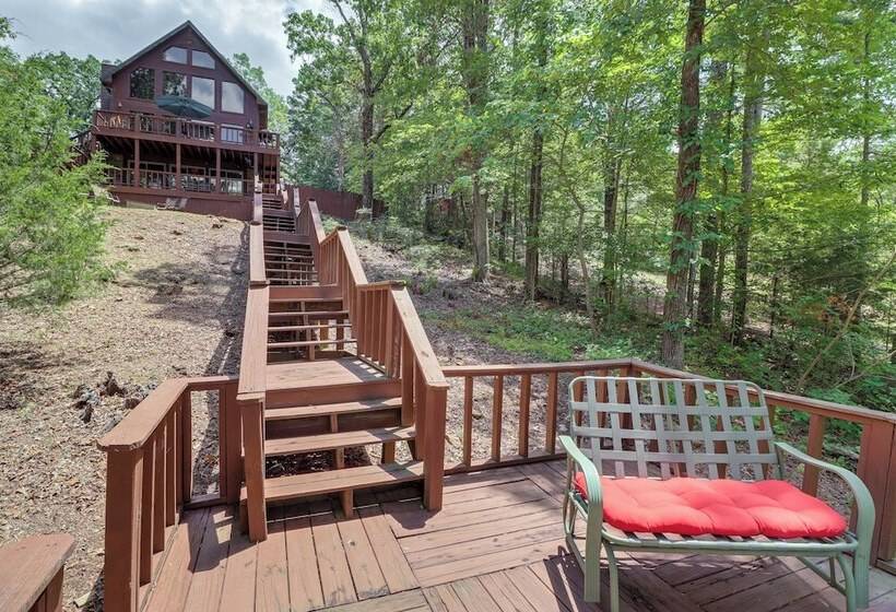 Peaceful Greers Ferry Cabin W/ Deck & Lake View!