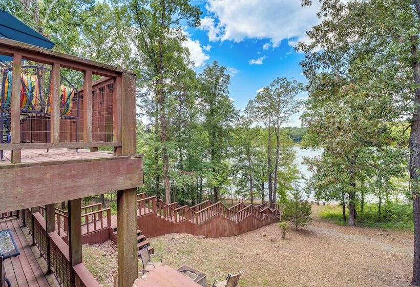 Peaceful Greers Ferry Cabin W/ Deck & Lake View!