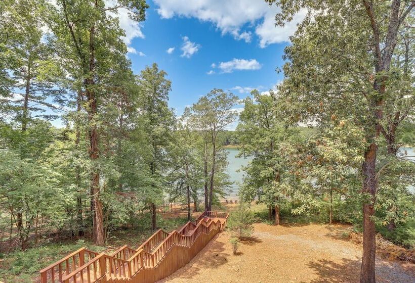 Peaceful Greers Ferry Cabin W/ Deck & Lake View!