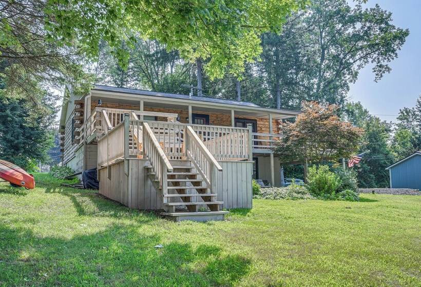 Picturesque Phoenix Vacation Home On Oswego River!