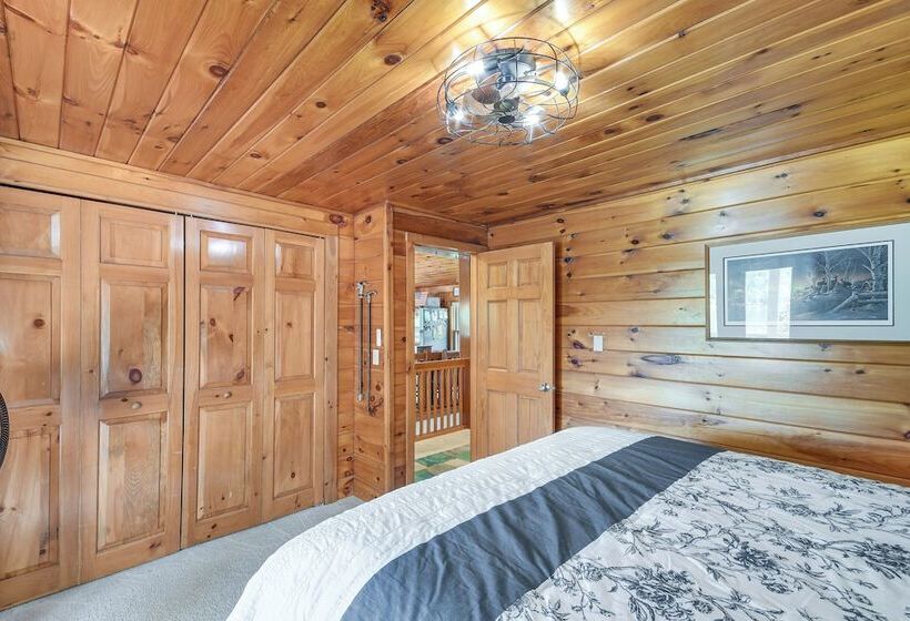 Picturesque Phoenix Vacation Home On Oswego River!