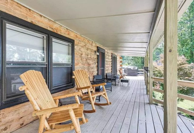 Picturesque Phoenix Vacation Home On Oswego River!