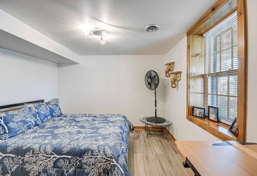 Picturesque Phoenix Vacation Home On Oswego River!