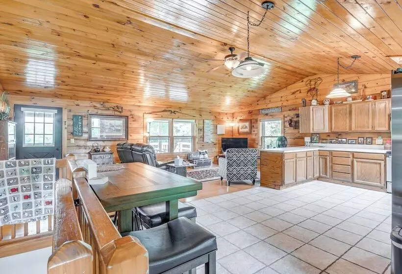 Picturesque Phoenix Vacation Home On Oswego River!