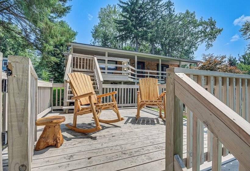 Picturesque Phoenix Vacation Home On Oswego River!