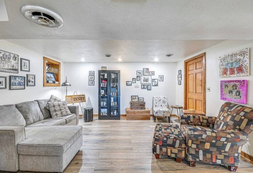 Picturesque Phoenix Vacation Home On Oswego River!