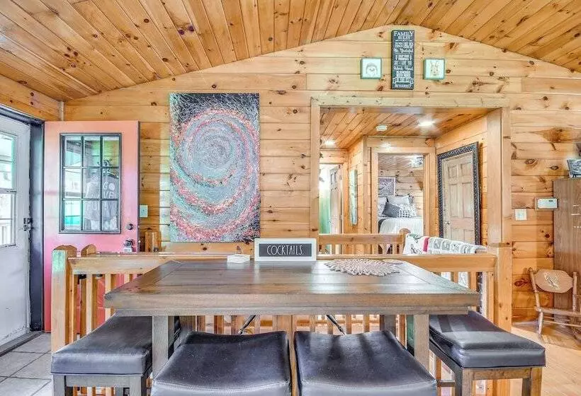 Picturesque Phoenix Vacation Home On Oswego River!