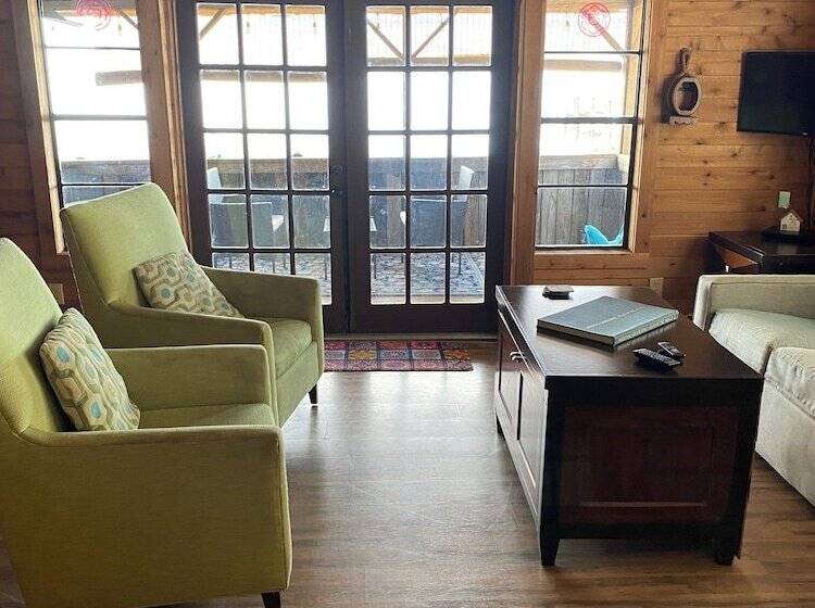 リゾートホテル The Lodge At Runaway Bay