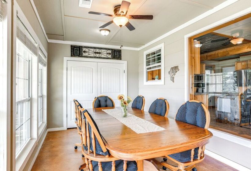 Sweetwater Lake House W/ Covered Patio!