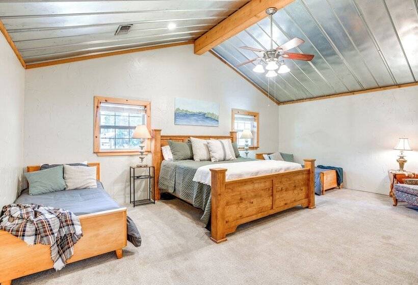 Sweetwater Lake House W/ Covered Patio!