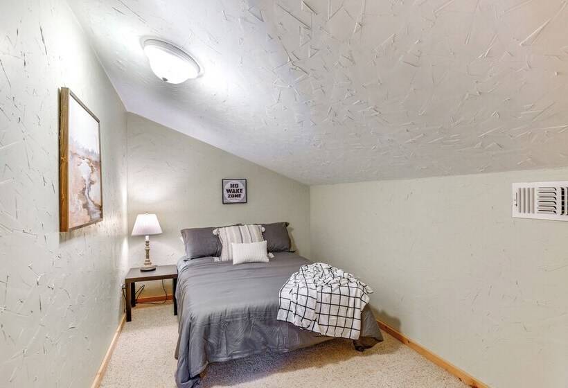 Sweetwater Lake House W/ Covered Patio!