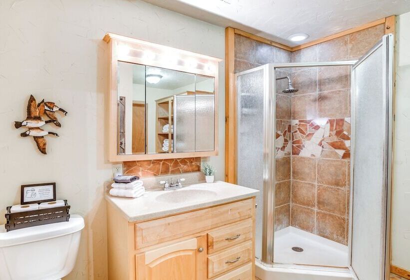 Sweetwater Lake House W/ Covered Patio!