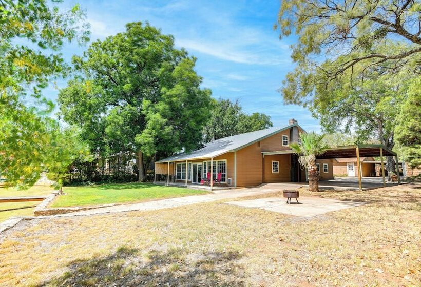 Sweetwater Lake House W/ Covered Patio!