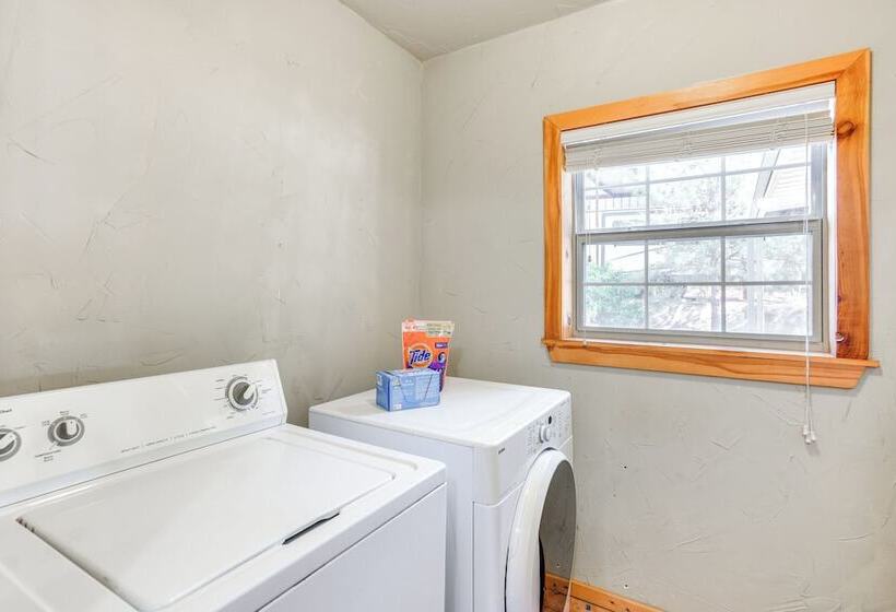 Sweetwater Lake House W/ Covered Patio!