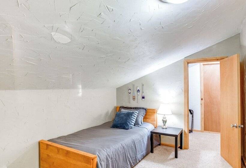 Sweetwater Lake House W/ Covered Patio!