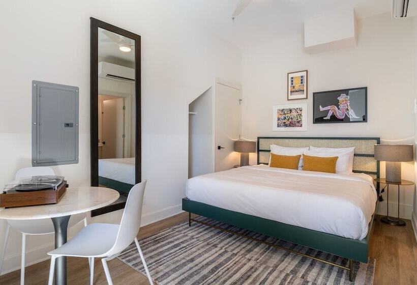 The Conway Ensemble Escape W/ Deck