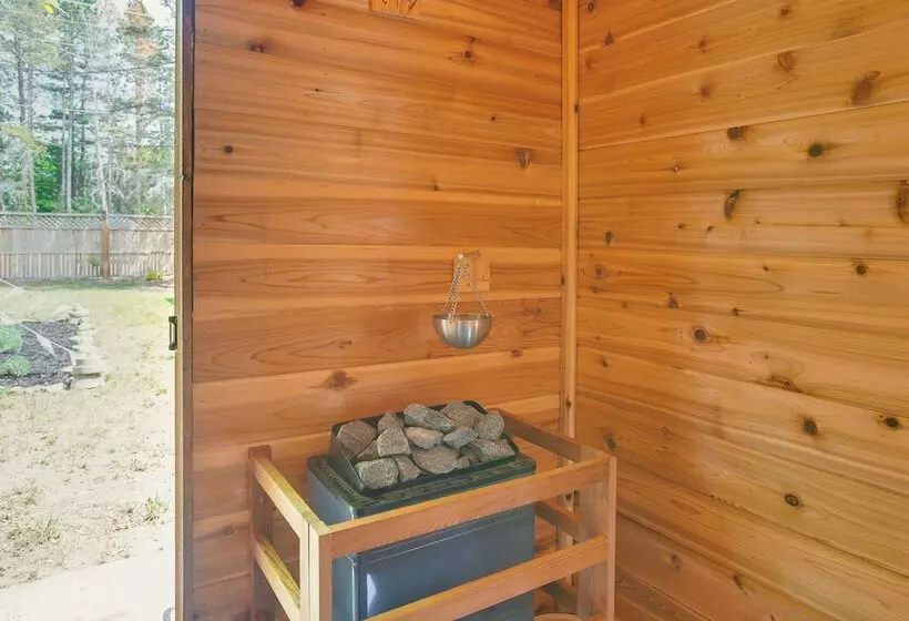 The I House  Interlochen Home W/ Sauna, Fireplace