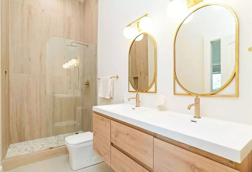 The Roxy 2 Homes In 1!