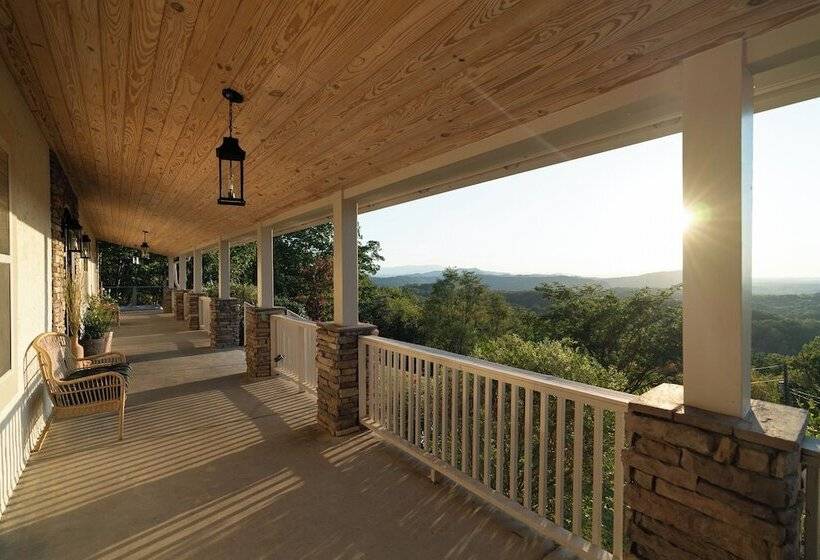 The Roxy 2 Homes In 1!