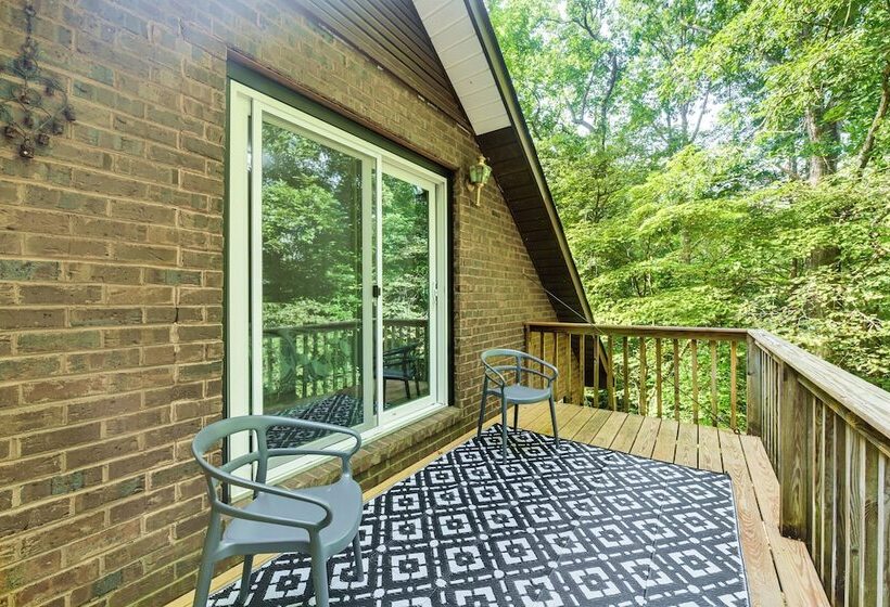 Woodsy Concord Retreat ~ 11 Mi To Nascar!