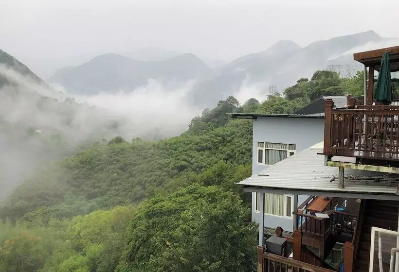 تختخواب و صبحانه Cingjing Morning Star