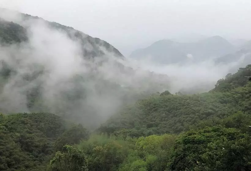 تختخواب و صبحانه Cingjing Morning Star