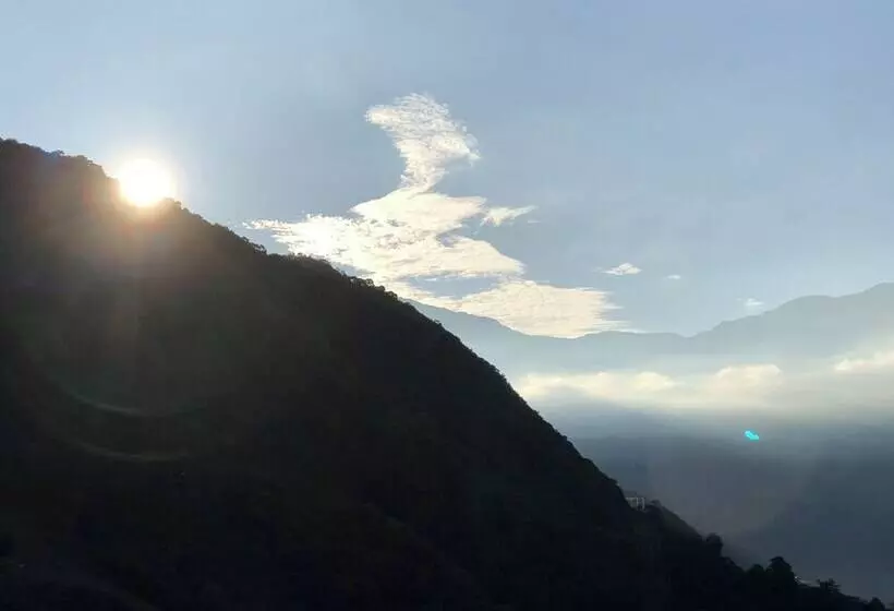 تختخواب و صبحانه Cingjing Morning Star