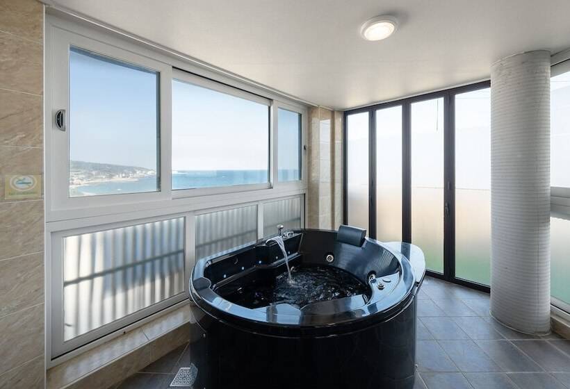 Carrot Ryokan Poolvilla