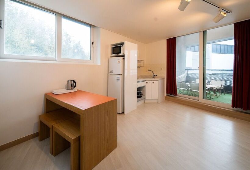 Carrot Ryokan Poolvilla