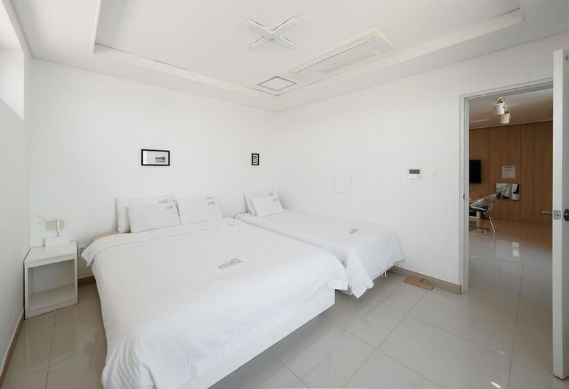 Carrot Ryokan Poolvilla