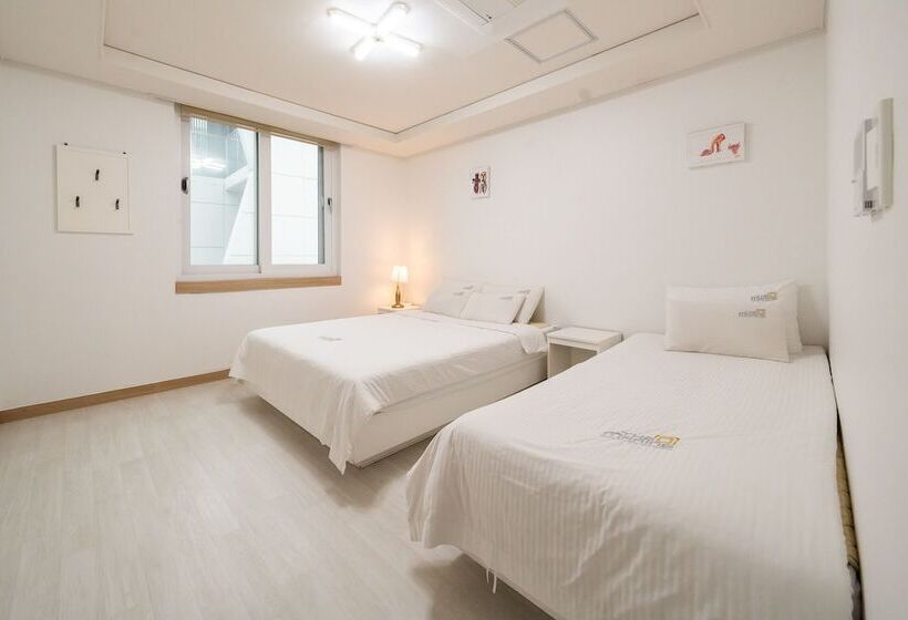 Carrot Ryokan Poolvilla