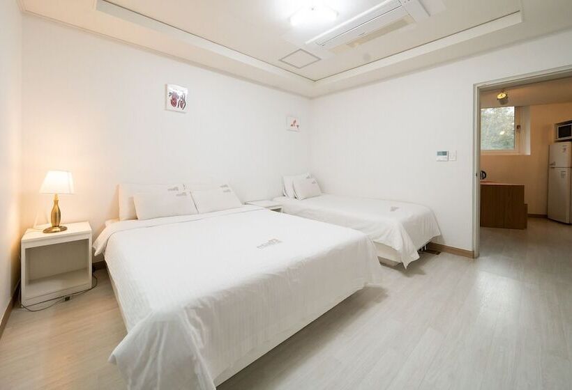 Carrot Ryokan Poolvilla