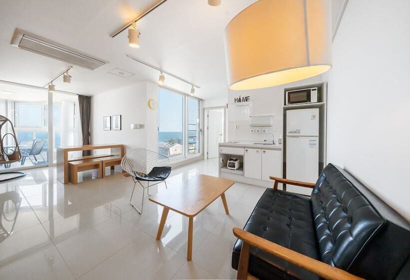 Carrot Ryokan Poolvilla