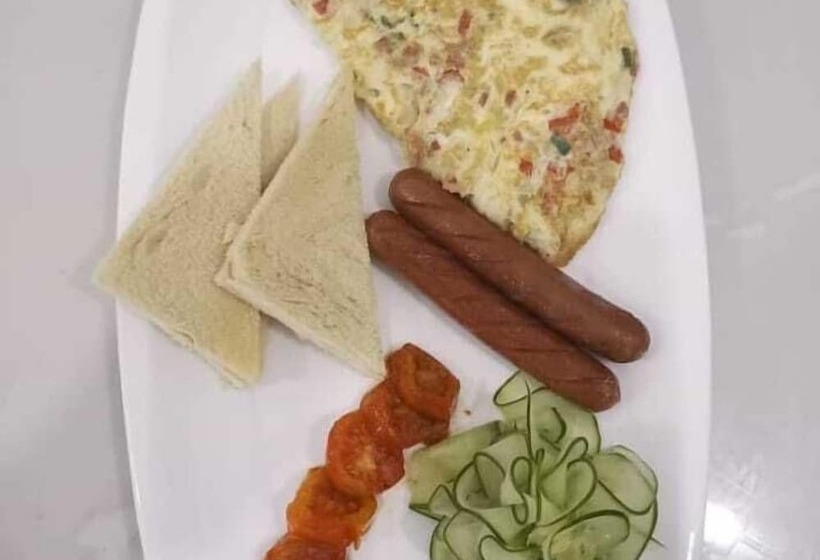 Elegant Hotel & Suites By City Green