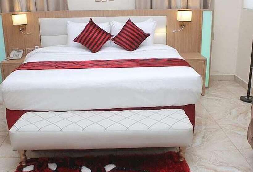 Elegant Hotel & Suites By City Green