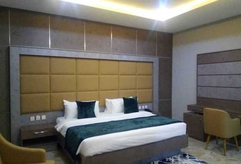 Elegant Hotel & Suites By City Green