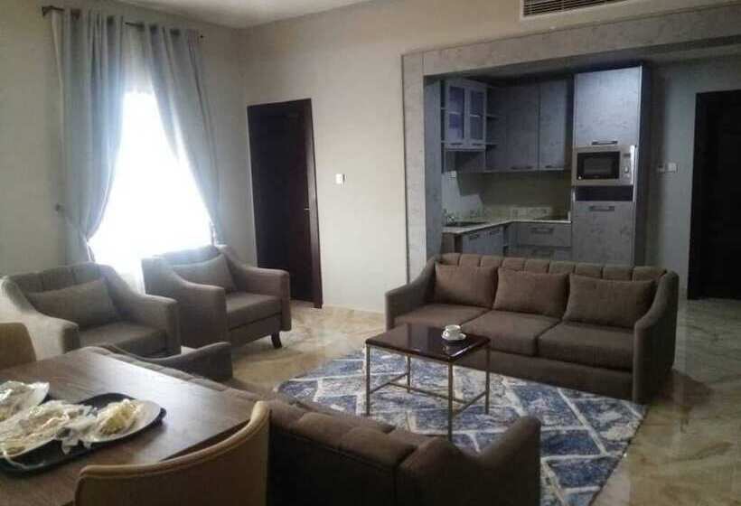 Elegant Hotel & Suites By City Green