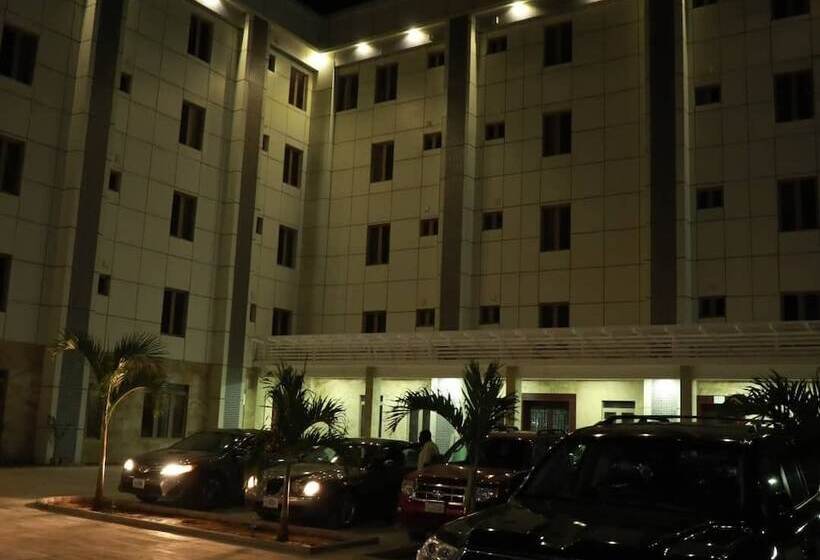 Elegant Hotel & Suites By City Green