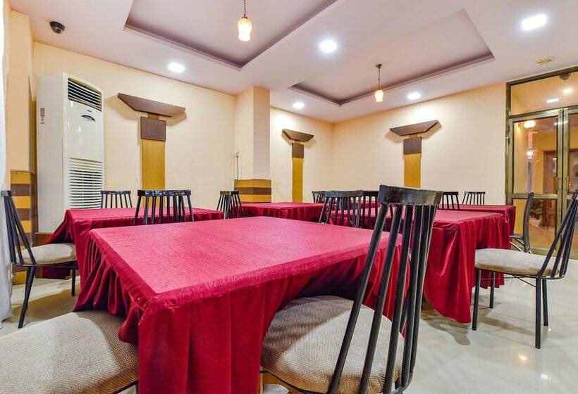 Fabhotel Royal Residency