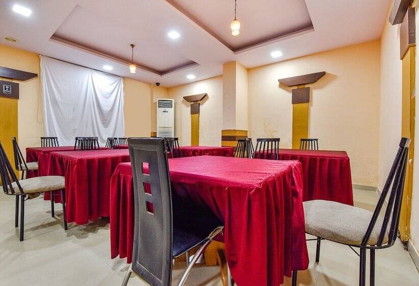 Fabhotel Royal Residency