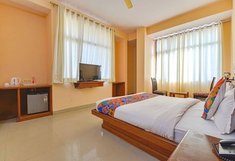 Fabhotel Royal Residency