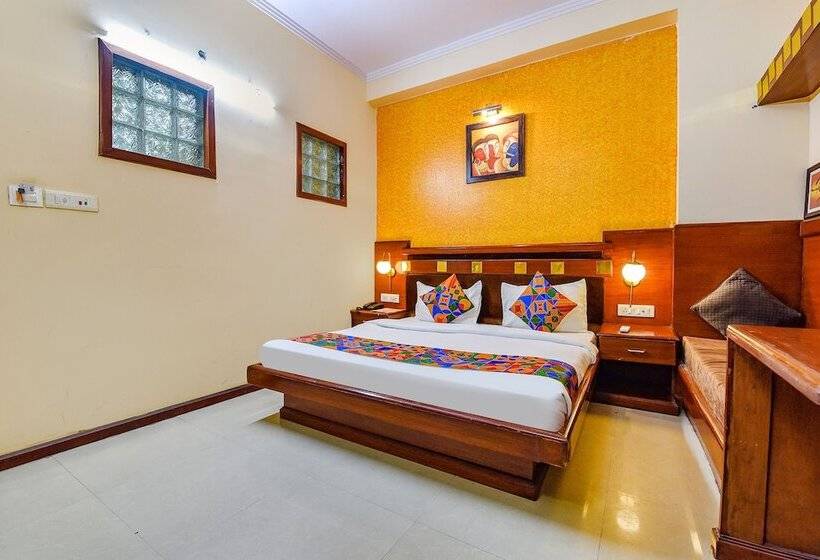 Fabhotel Royal Residency