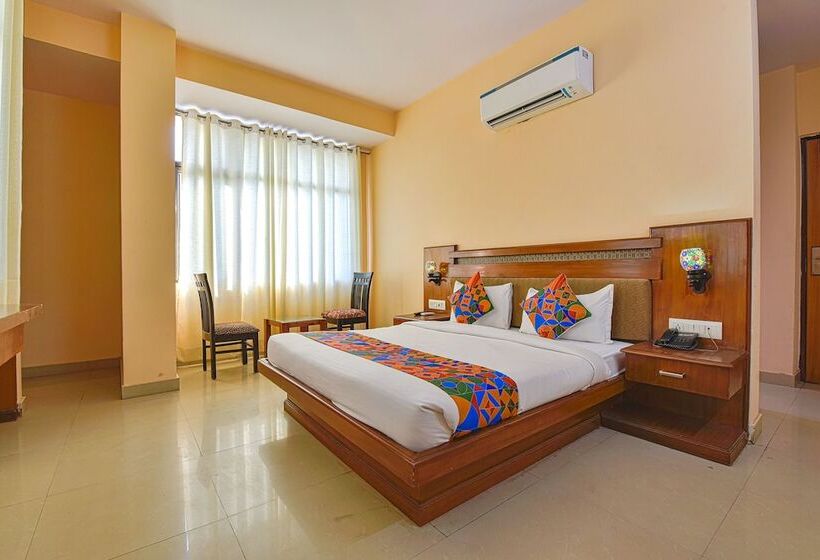 Fabhotel Royal Residency