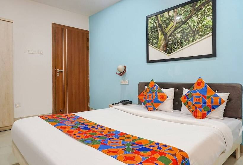 Отель Fabexpress Galaxy Hospitality