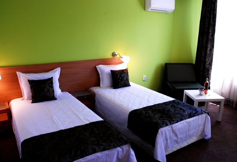 בית מלון כפרי Green Hisarya Family