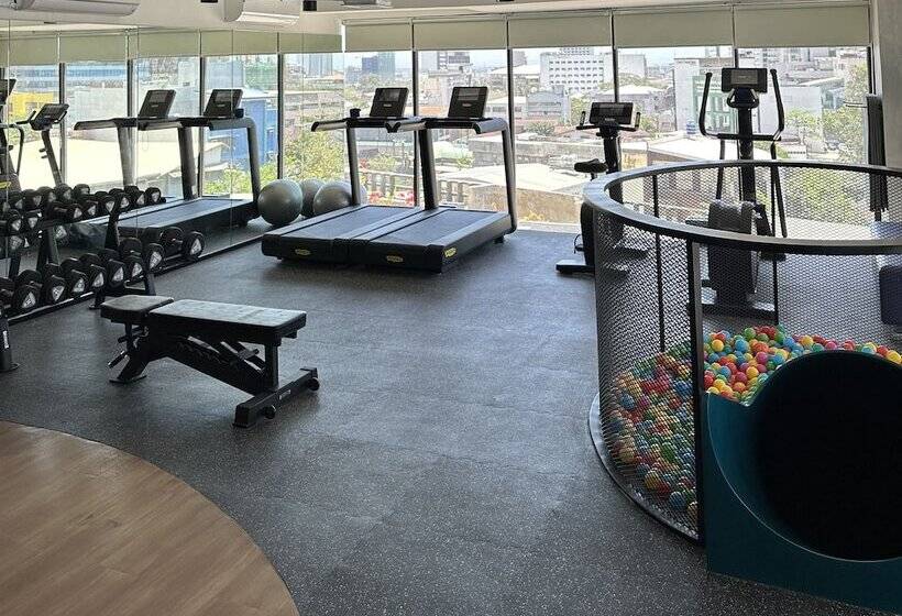 ホテル Lyf Cebu City