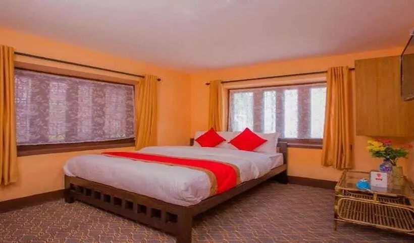 هتل Merostay 154 White & Peace